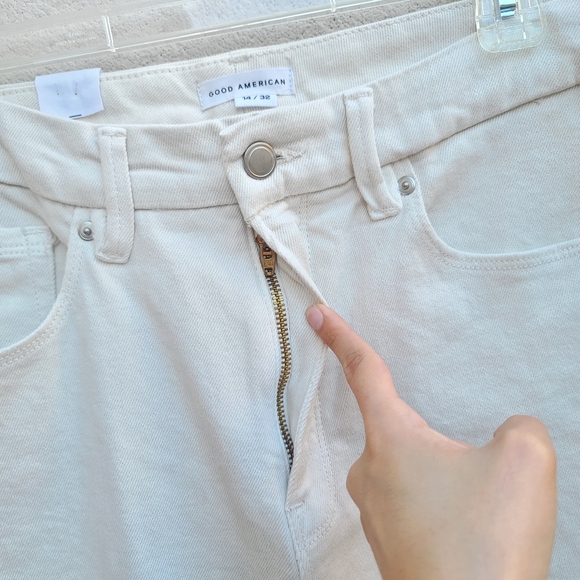 Good American | Good Classic High Waist Straight Leg Jeans in Bone011 NEW - Picture 3 of 12